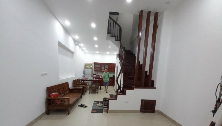 Cho thuê nhà ngõ 151 Nguyễn Đức Cảnh- Hoàng Mai- 5 tầng, 35m2, 3N khép kín, mới, Full đồ, 11 Tr
